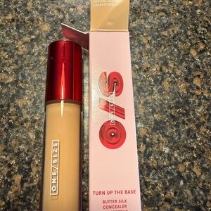 ONE/SIZE Butter Silk Concealer - Medium Golden